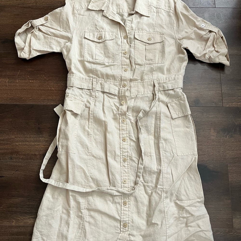 New York & Company Beige Short Sleeve Dress